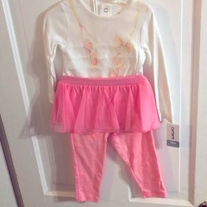Carters NWT 2 piece set
